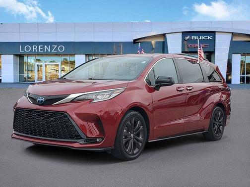 2022 Toyota Sienna XSE 7 Passenger