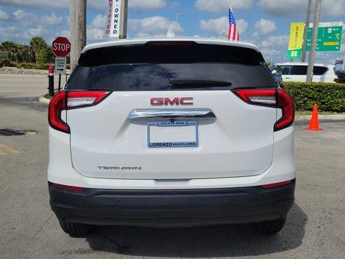 2023 GMC Terrain SLE