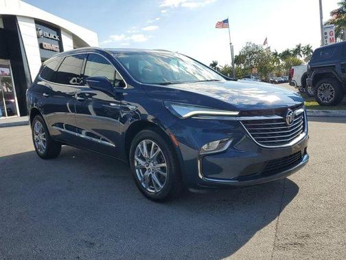 2022 Buick Enclave Essence