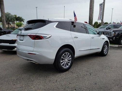 2022 Buick Enclave Essence