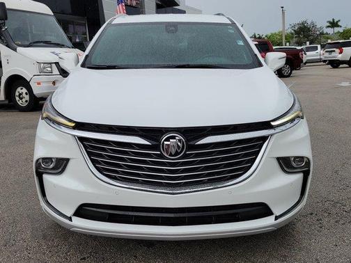 2022 Buick Enclave Essence