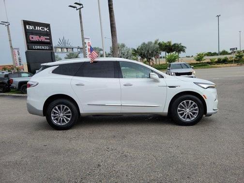 2022 Buick Enclave Essence