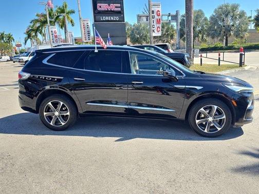 2022 Buick Enclave Essence