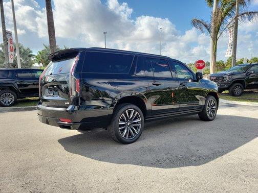 2023 Cadillac Escalade ESV Sport Platinum