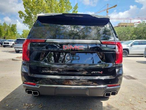 2025 GMC Yukon XL AT4