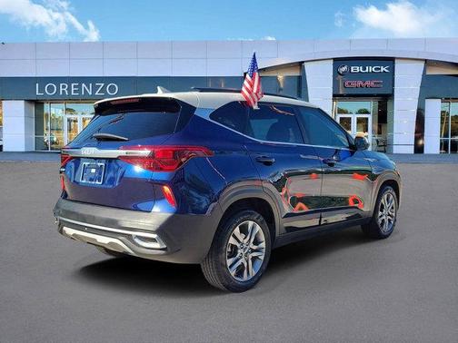 Dark Ocean Blue / White Roof 2023 Kia Seltos S