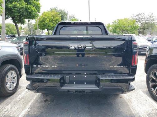 2025 GMC Sierra EV Denali