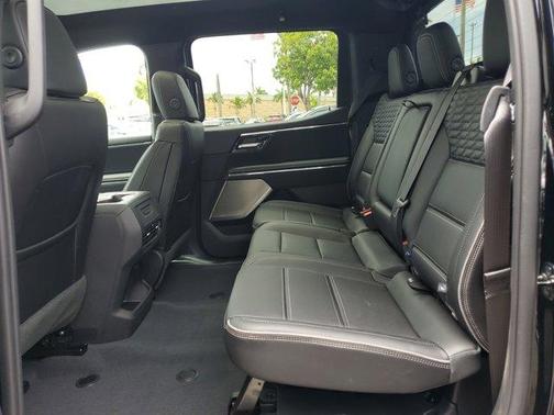 2025 GMC Sierra EV Denali