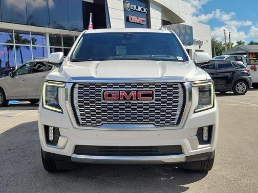 White Frost Tri-Coat 2021 GMC Yukon XL Denali