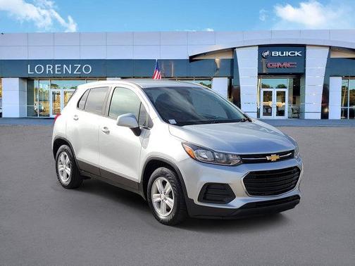 Silver Ice Metallic 2020 Chevrolet Trax LS