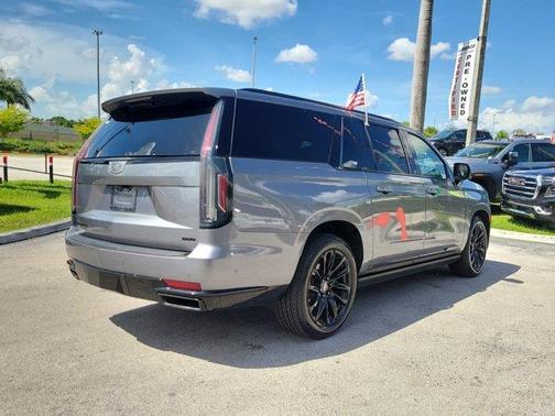 2022 Cadillac Escalade ESV Sport Platinum