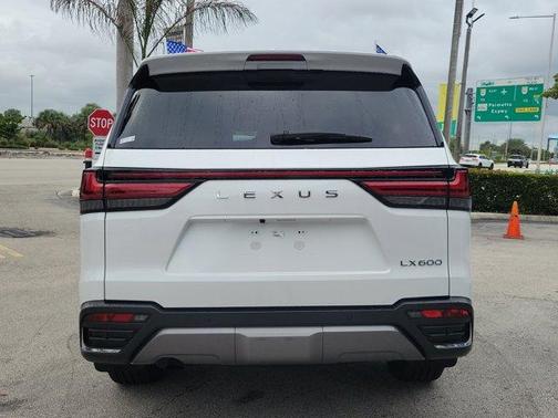 2024 Lexus LX 600 Premium