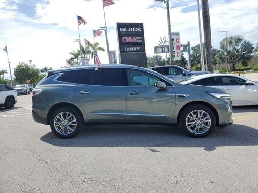2024 Buick Enclave Essence