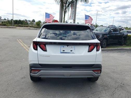 2025 Hyundai TUCSON SEL