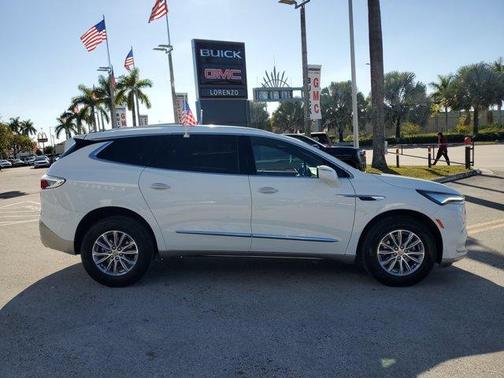 2024 Buick Enclave Essence