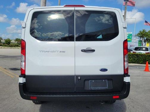 2023 Ford Transit-250