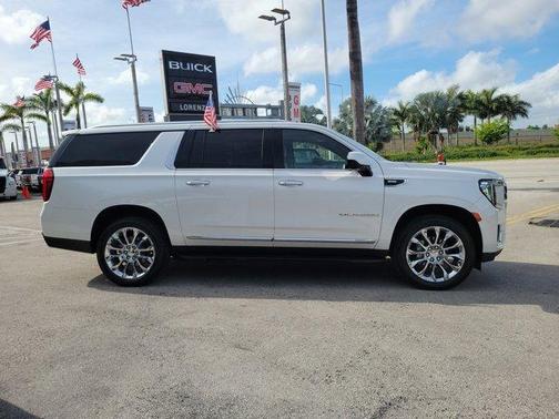 2023 GMC Yukon XL SLT