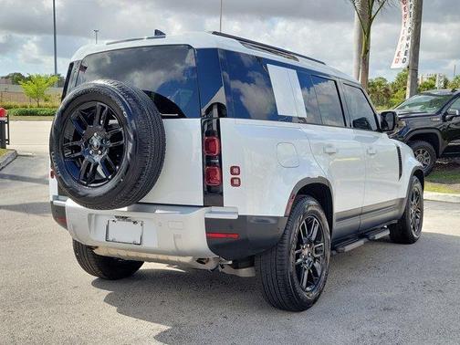 2025 Land Rover Defender P400 S