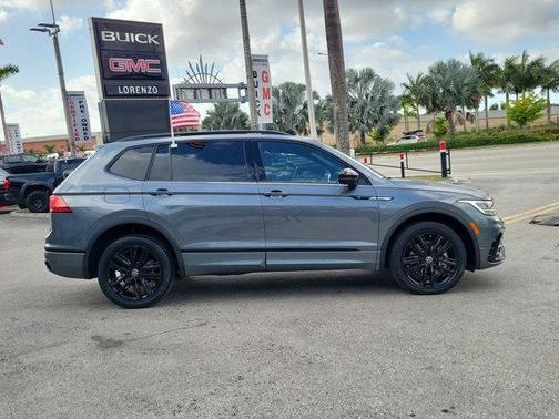 2022 Volkswagen Tiguan 2.0T SE R-Line Black