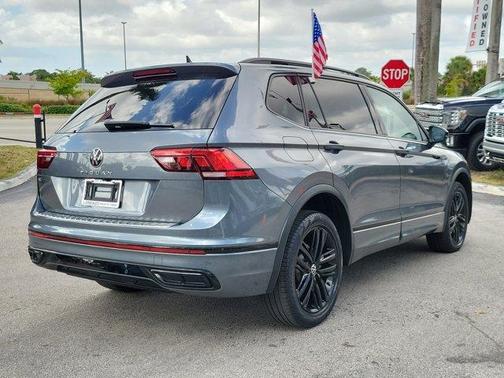 2022 Volkswagen Tiguan 2.0T SE R-Line Black