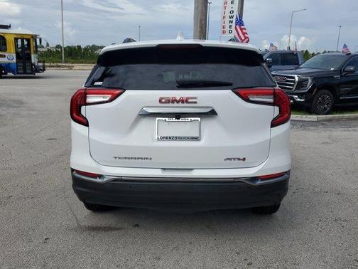 2023 GMC Terrain AT4