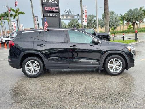2022 GMC Terrain SLE