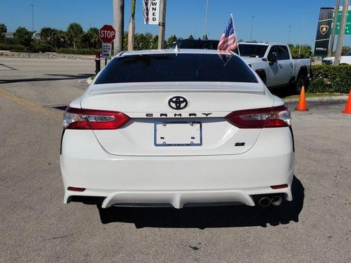 Super White 2020 Toyota Camry SE
