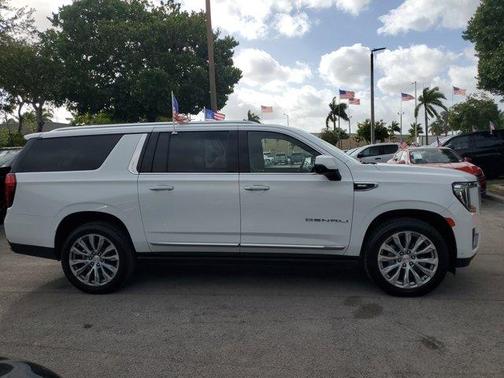 2023 GMC Yukon XL Denali