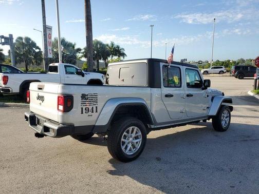 2023 Jeep Gladiator Sport