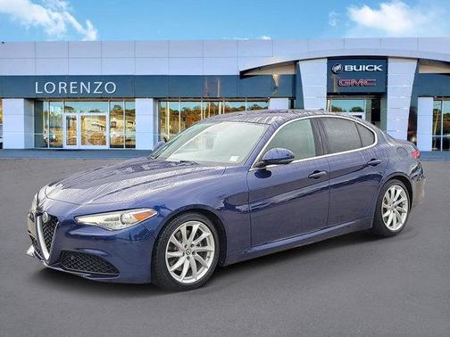 2018 Alfa Romeo Giulia Base