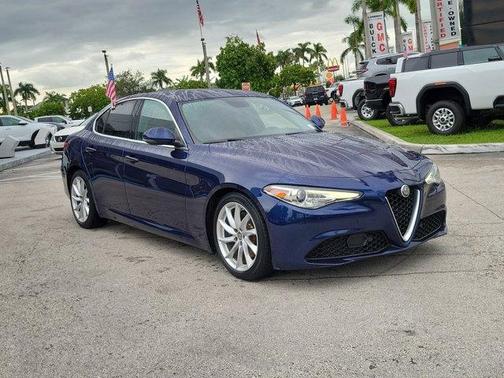 2018 Alfa Romeo Giulia Base