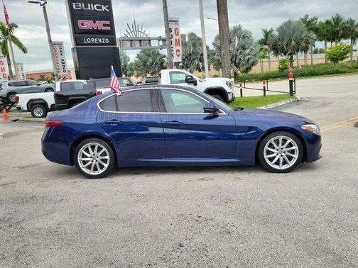 2018 Alfa Romeo Giulia Base