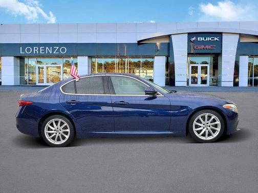 2018 Alfa Romeo Giulia Base