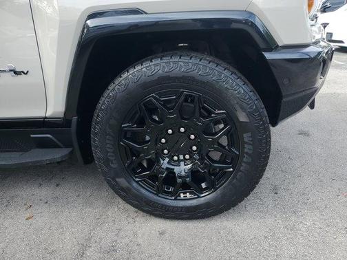 2026 GMC HUMMER EV SUV 2X