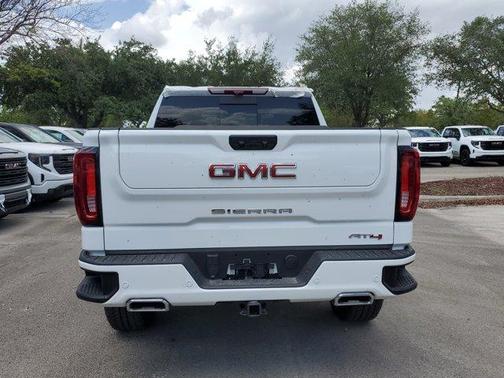 2025 GMC Sierra 1500 AT4