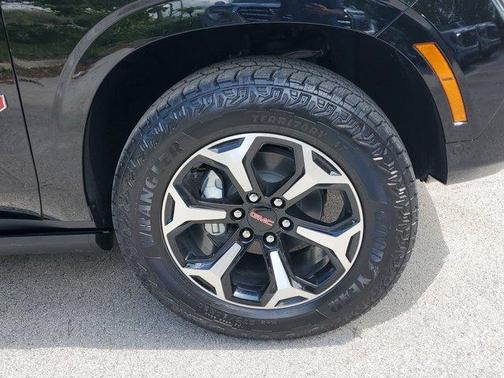 2025 GMC Yukon AT4