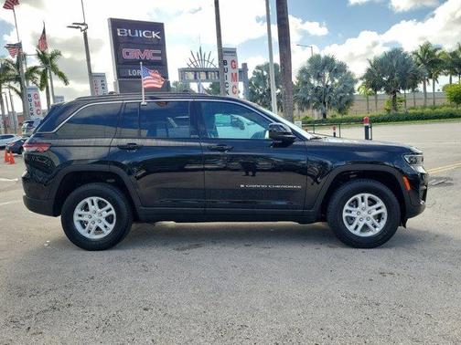 2024 Jeep Grand Cherokee Laredo