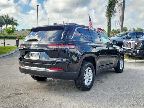 2024 Jeep Grand Cherokee Laredo