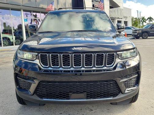 2024 Jeep Grand Cherokee Laredo