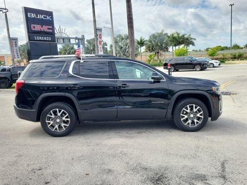 2023 GMC Acadia SLE