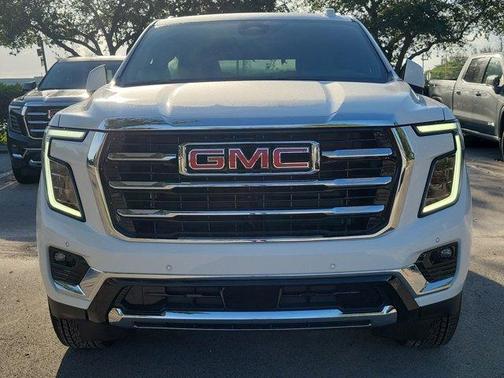 2025 GMC Yukon Elevation