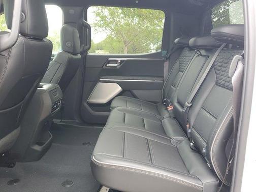 2025 GMC Sierra EV Denali