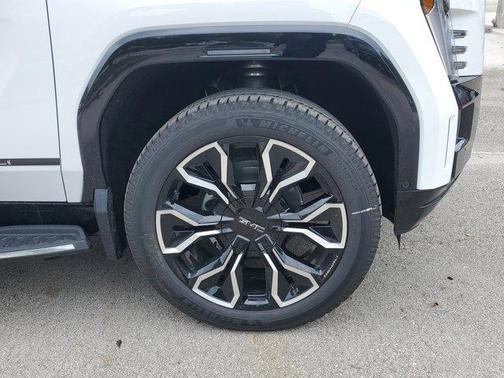 2025 GMC Sierra EV Denali