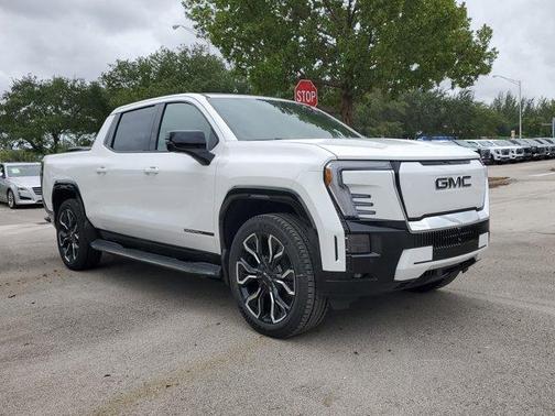 2025 GMC Sierra EV Denali