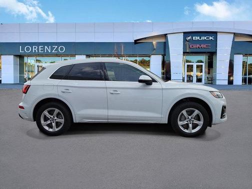 Glacier White Metallic 2021 Audi Q5 45 Premium
