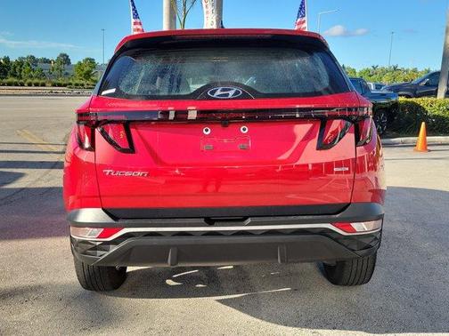 2023 Hyundai TUCSON SE