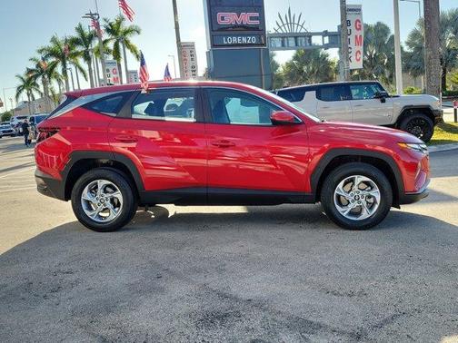2023 Hyundai TUCSON SE