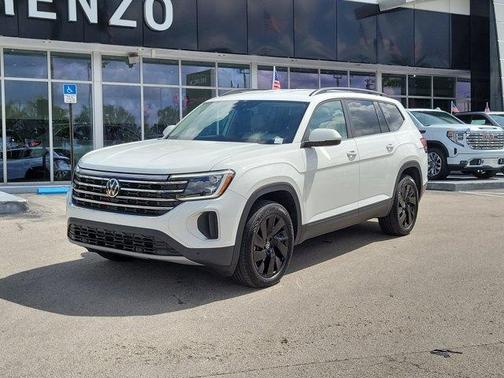 Pure White 2025 Volkswagen Atlas 2.0T SE