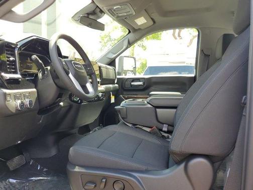 2024 GMC Sierra 2500 SLE