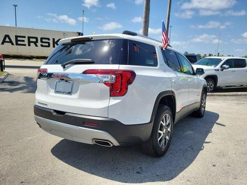 2022 GMC Acadia SLE